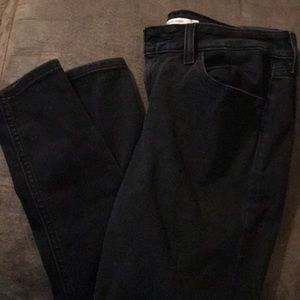 Black skinny leg jeans